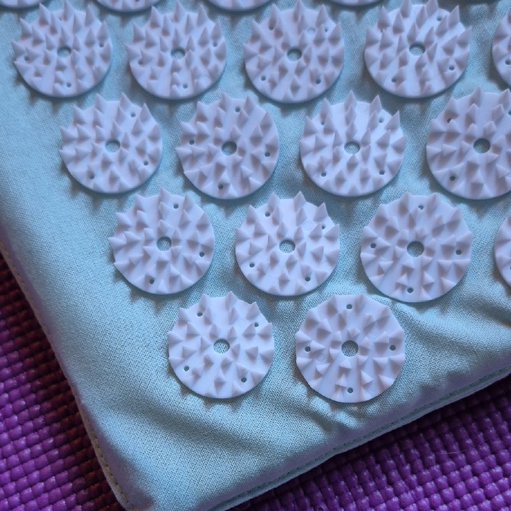 Caring Mill Acupressure Mat in Soft Blue with Carrying/Storage Bag - Picture 5 of 8